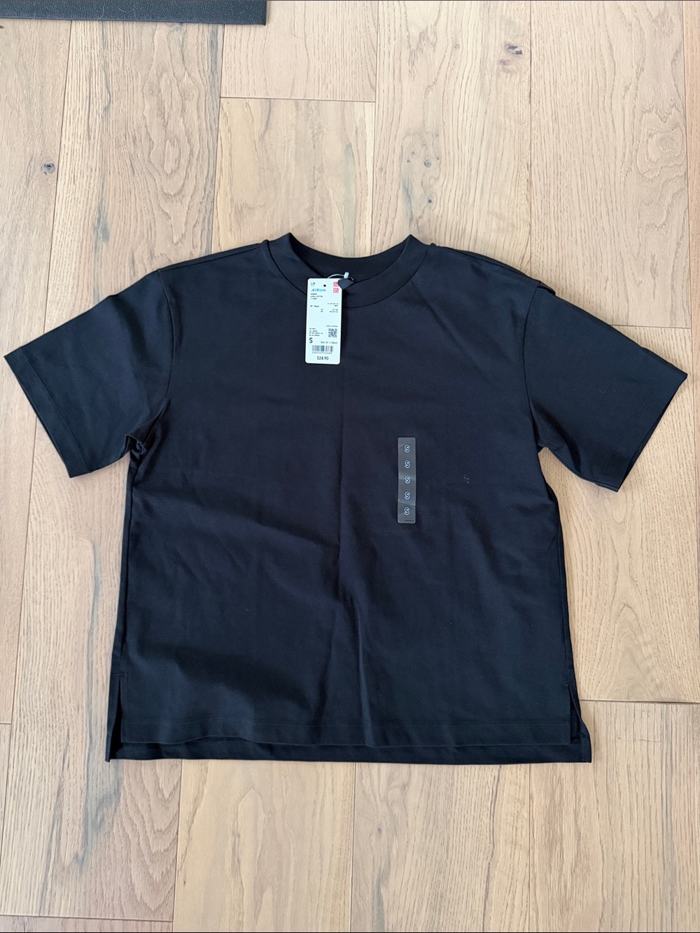 Uniqlo Woman’s Small Black Short-Sleeve Crewneck Tee